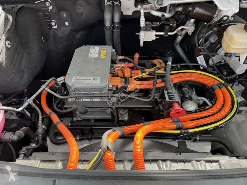 Лекотоварен автомобил Mercedes 314 Pro 81kWh...