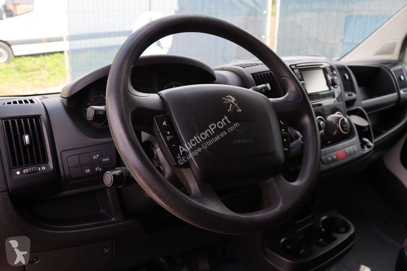 Peugeot  van