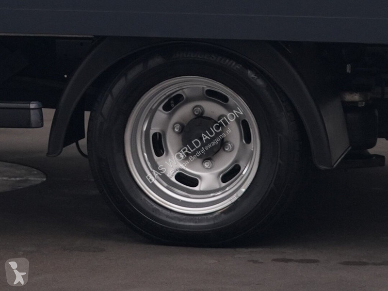 عربة نفعية Iveco 35C18