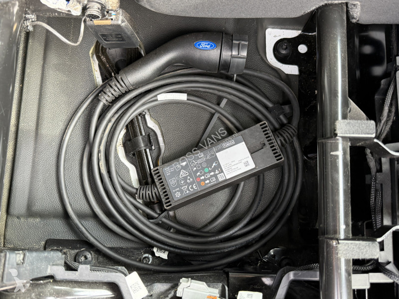 عربة نفعية Ford 340 1.0 PHEV 120PK L1 *ELEKTRO...