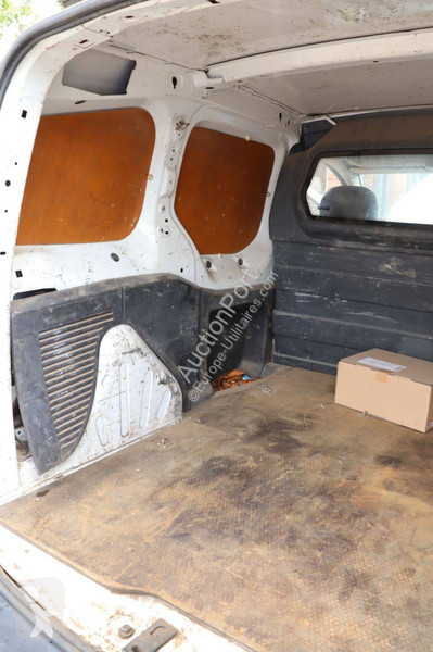 Véhicule utilitaire Peugeot 120 L1 1.6HDIF...