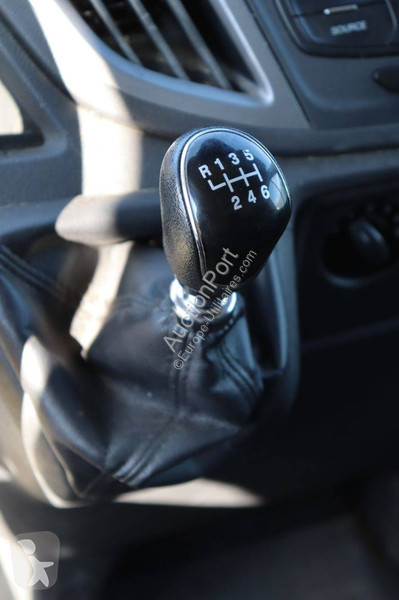 Véhicule utilitaire Ford