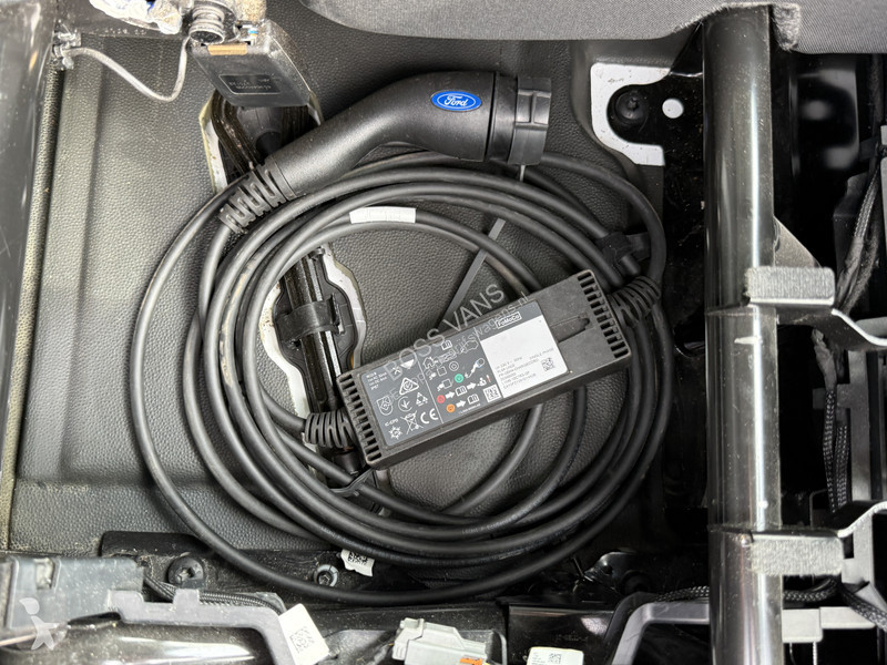 Véhicule utilitaire Ford 340 1.0 PHEV 120PK...