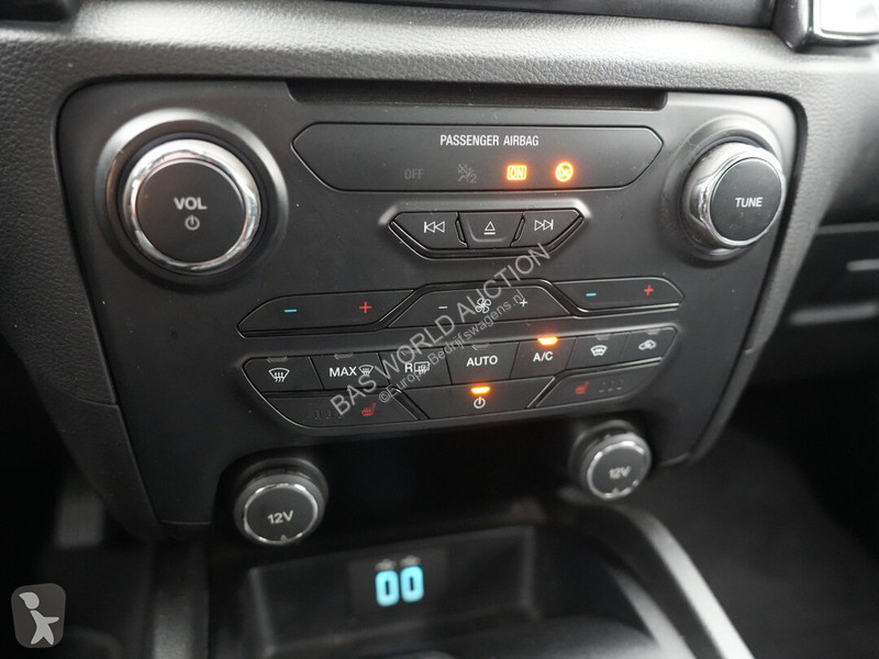 Véhicule utilitaire Ford 210pk