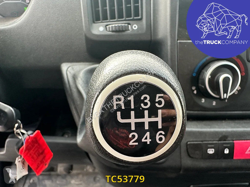 Véhicule utilitaire Peugeot Peugeot boxer 130cv...
