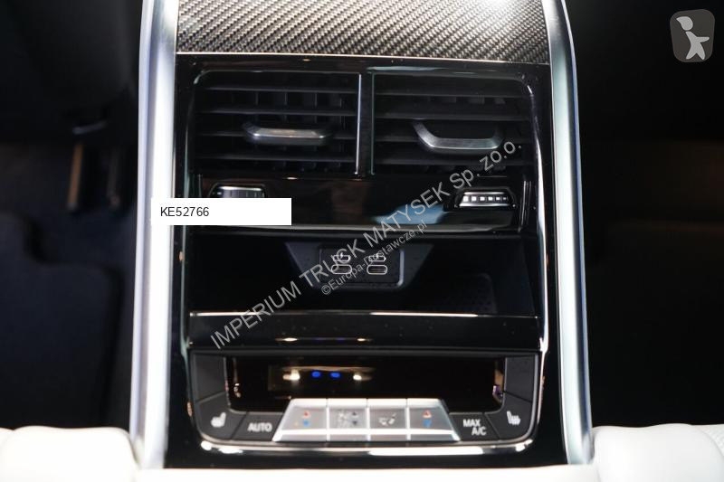 Véhicule utilitaire BMW M8