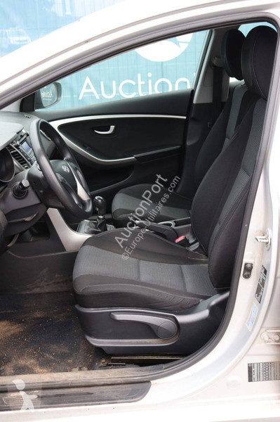Hyundai i30 van
