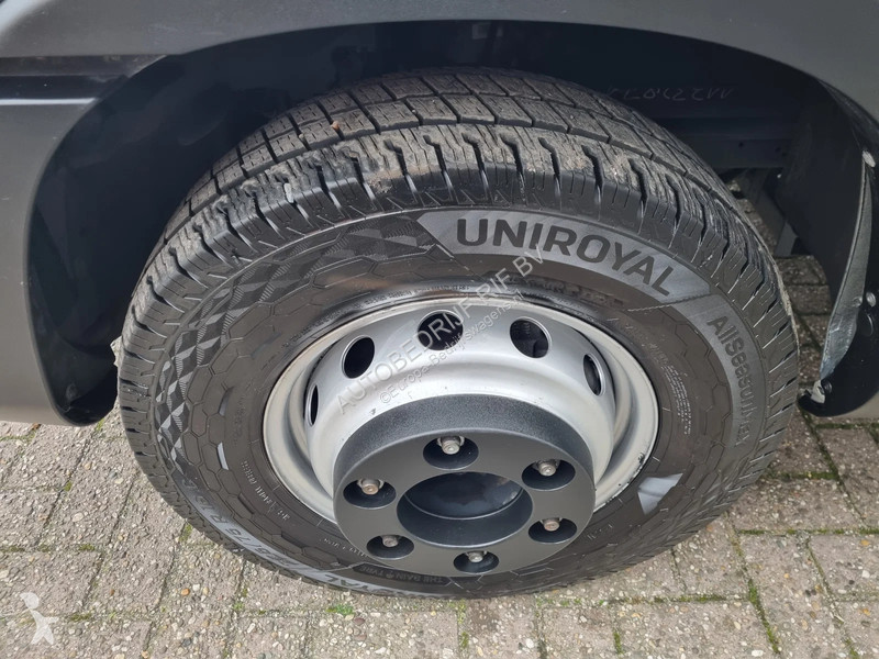 Furgoneta Iveco 65C18 3.0D Open Laadbak 6M...