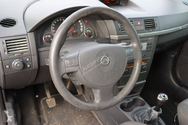 Véhicule utilitaire Opel