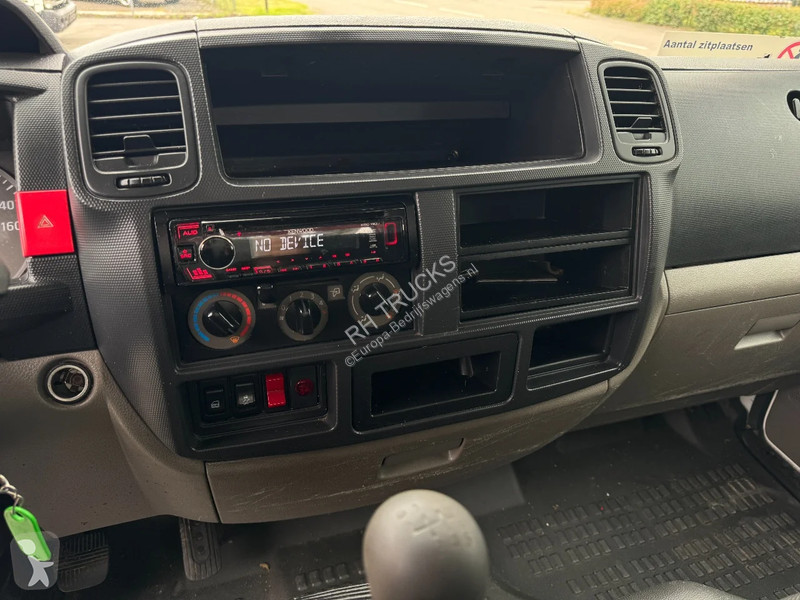 Véhicule utilitaire Nissan UNIT CABSTAR 35.13...
