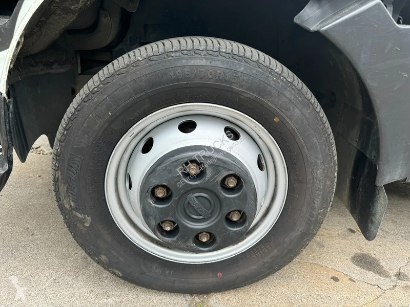 Véhicule utilitaire Nissan UNIT CABSTAR 35.13 +...