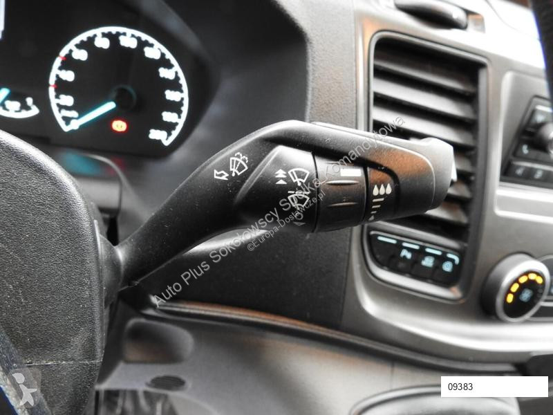 Véhicule utilitaire Ford TRANSIT FURGON...