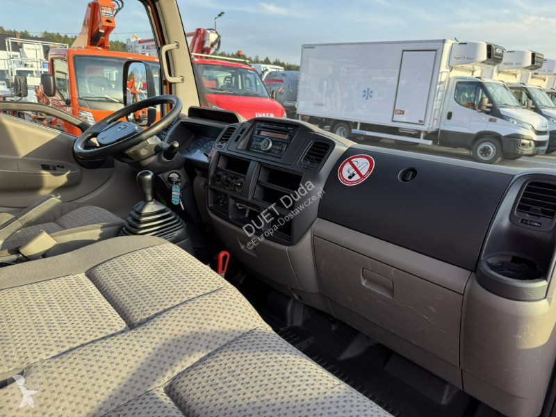Furgoneta Nissan