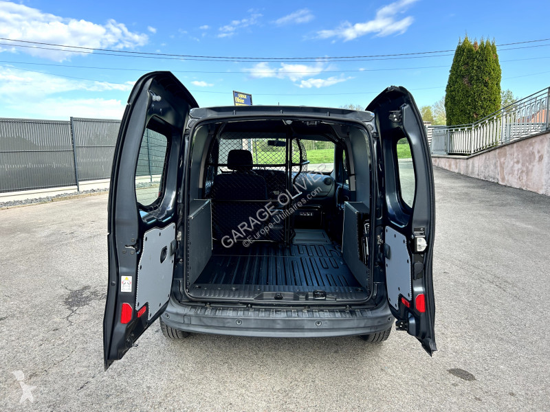 Véhicule utilitaire Mercedes Compact 109 1.5...