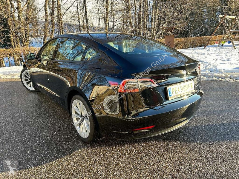 Autoutilitară Tesla
