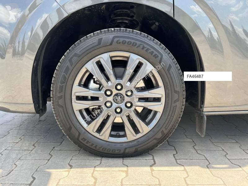 Véhicule utilitaire Ford TOURNEO CUSTOM...