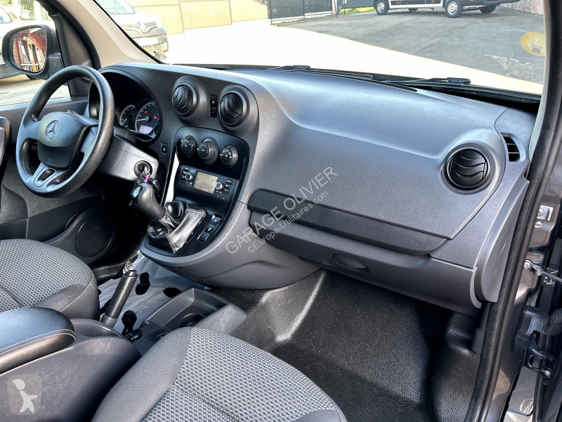 Véhicule utilitaire Mercedes Compact 109 1.5...