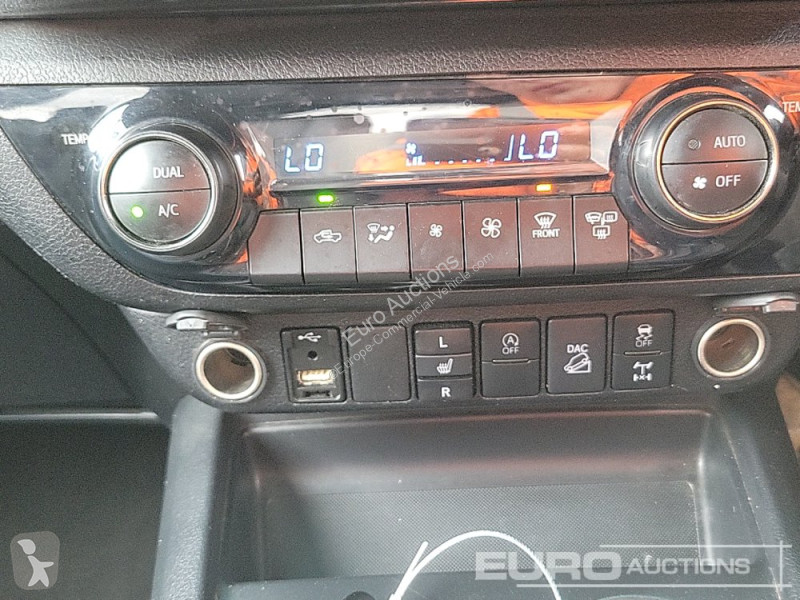 Furgoneta Toyota Hilux