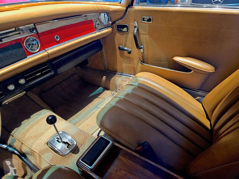 Furgoneta Mercedes SL 'Pagode' 200-serie