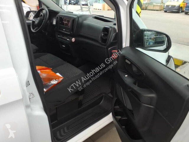Autoutilitară Mercedes Vito KA...