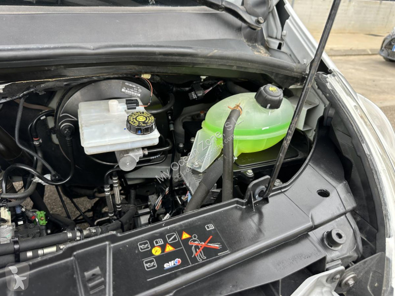 عربة نفعية Renault 2.3 DCI 150