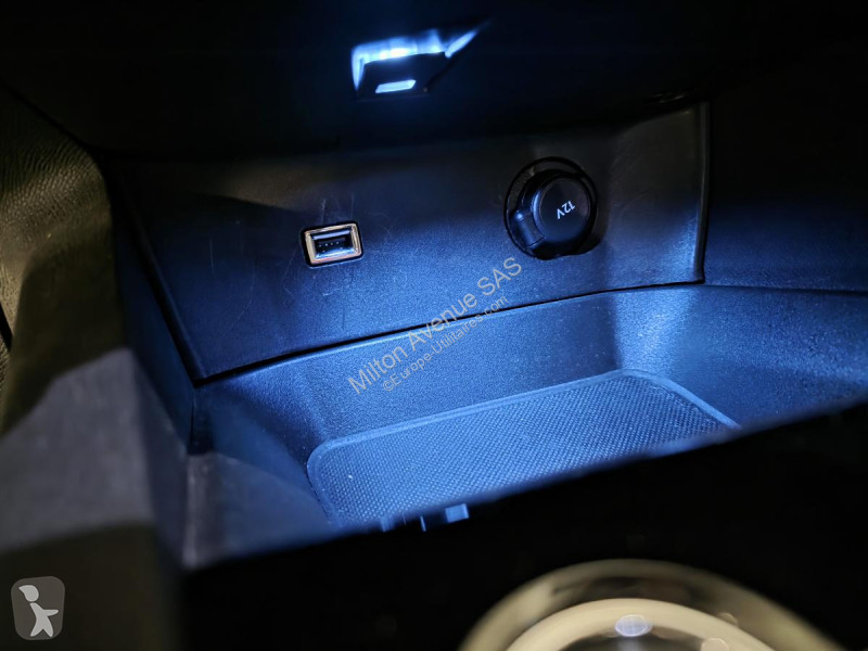 عربة نفعية Peugeot 5008 1.5 BlueHDi - 130 - BV...