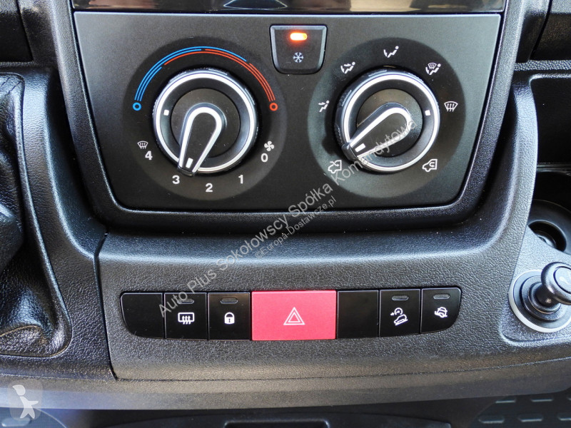 Samochód dostawczy Peugeot  BOXER