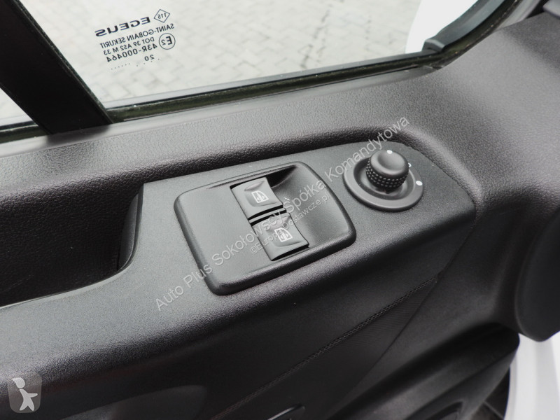 Véhicule utilitaire Renault  TRAFIC