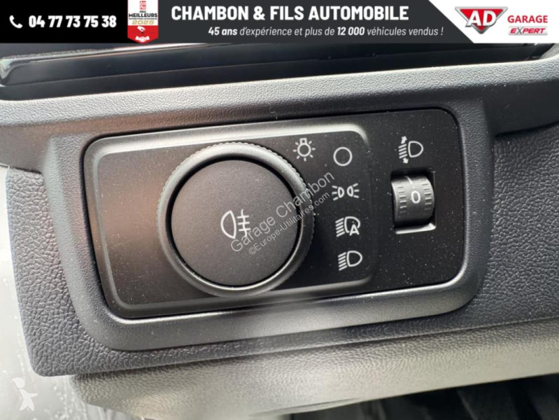 Samochód dostawczy Ford FOURGON 320 L1H1 2.0...
