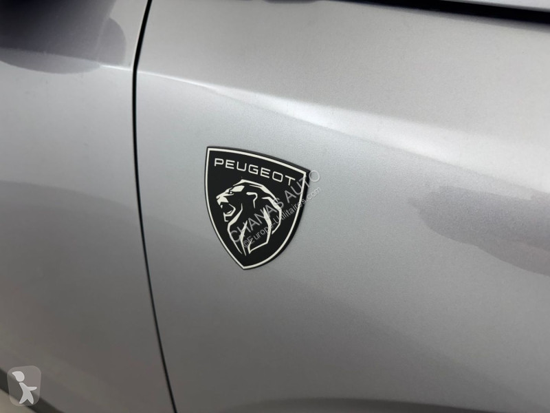 Véhicule utilitaire Peugeot 1.2 Hybrid 145 GT...