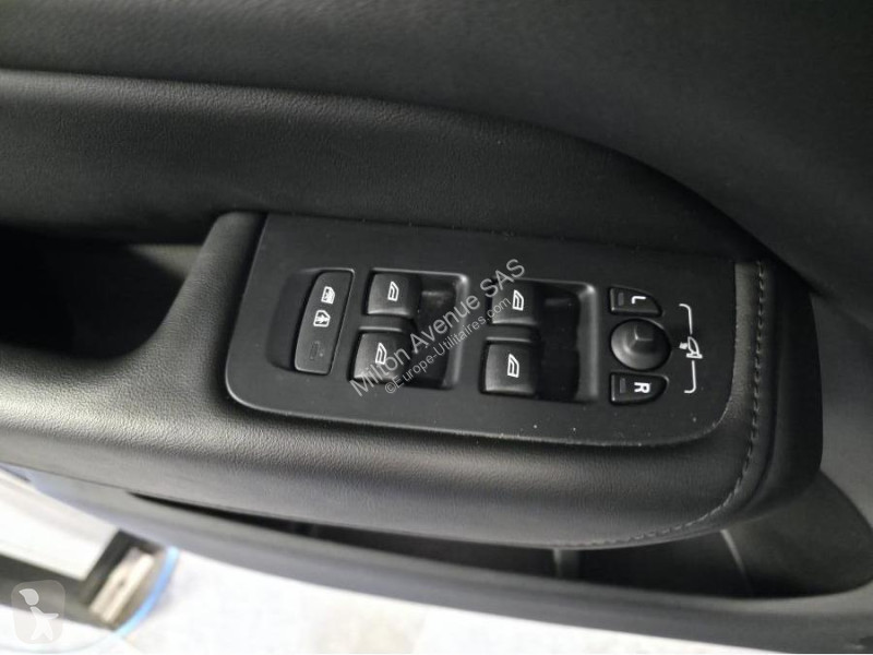 Samochód dostawczy Volvo XC60 B4 Micro-Hybride...