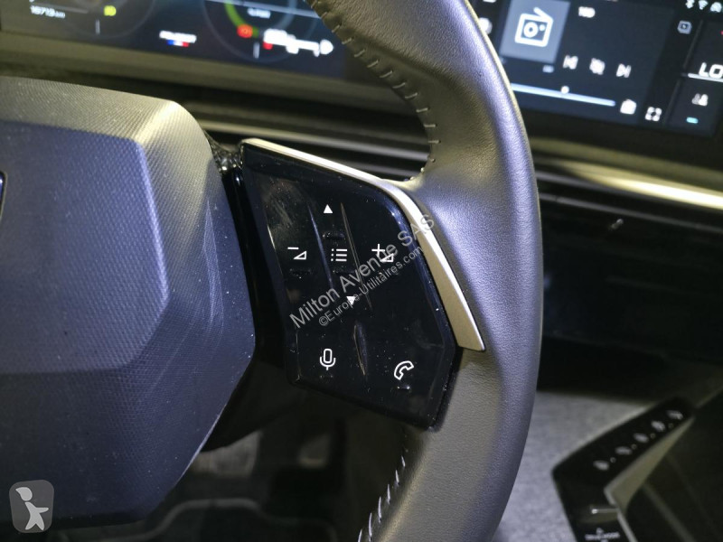 عربة نفعية Peugeot 5008 1.2i Hybrid -136 - BV...