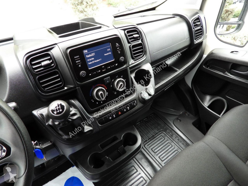 عربة نفعية Toyota MAX