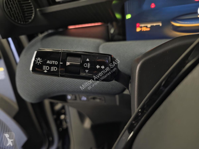 Véhicule utilitaire Citroën C5 AIRCROSS 1.2i...