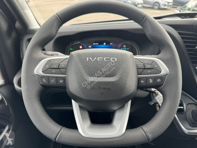 Véhicule utilitaire Iveco 35C18 A8 180CV 3L...