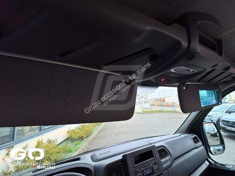 Samochód dostawczy Nissan
