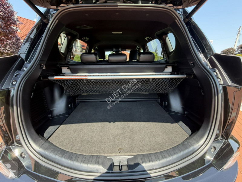 Samochód dostawczy Toyota RAV-4