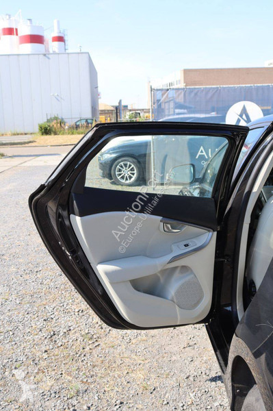 عربة نفعية Volvo