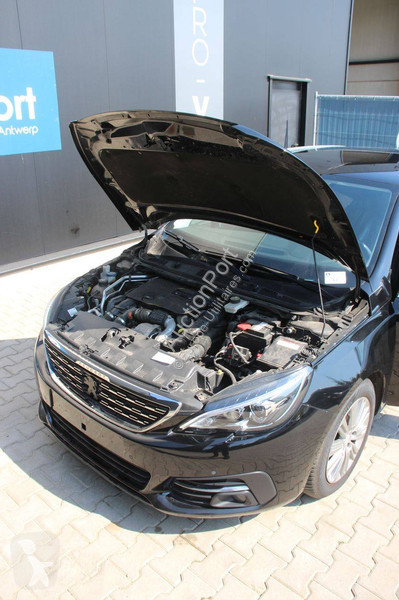 عربة نفعية Peugeot