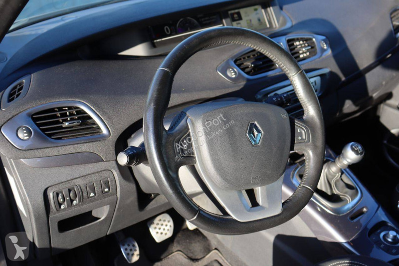 عربة نفعية Renault  Scénic