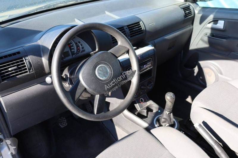 عربة نفعية Volkswagen Fox