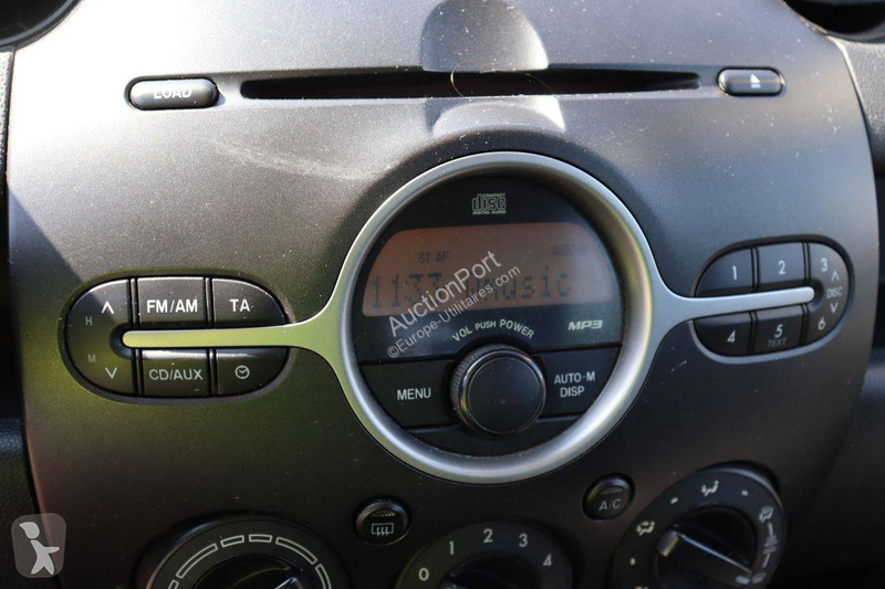 Samochód dostawczy Mazda  2
