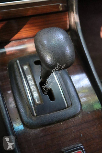 Véhicule utilitaire Mercedes SEL