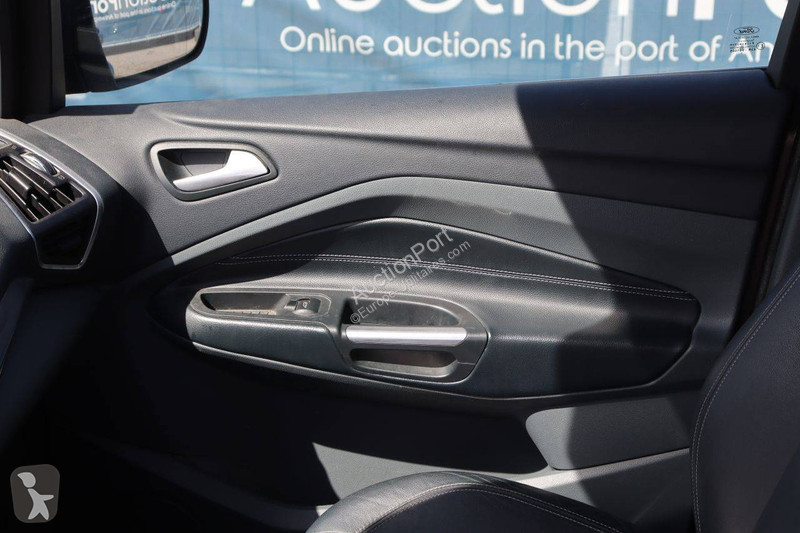 Véhicule utilitaire Ford Grand