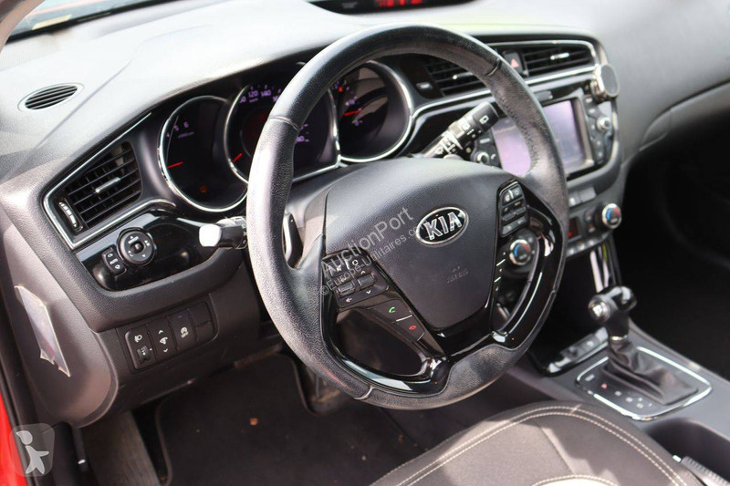 Véhicule utilitaire KIA  cee'd