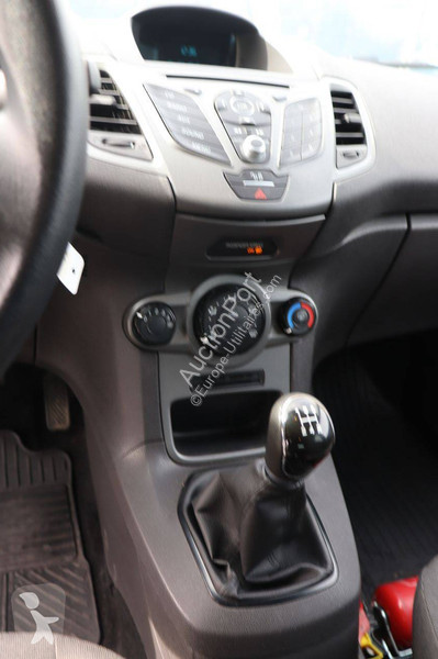 Véhicule utilitaire Ford