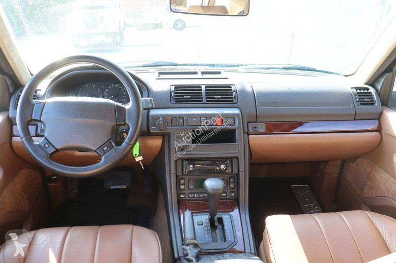 Véhicule utilitaire Land Rover