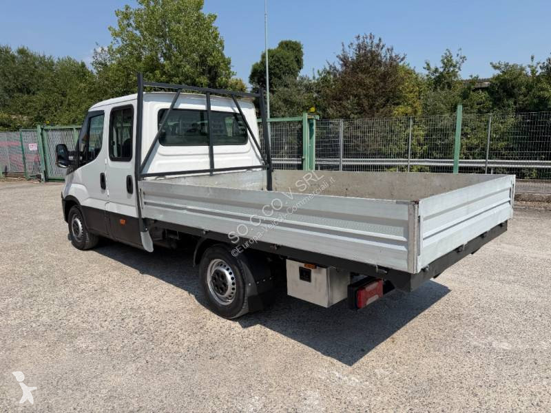 Лекотоварен автомобил Iveco 35S12