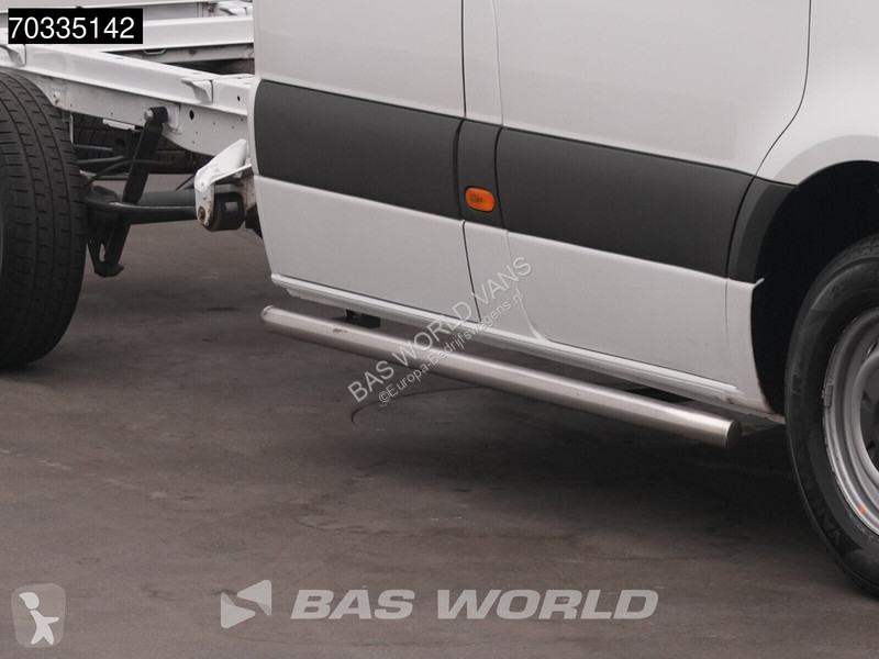 Комерційні автомобілі Mercedes 311 CDI Chassis...