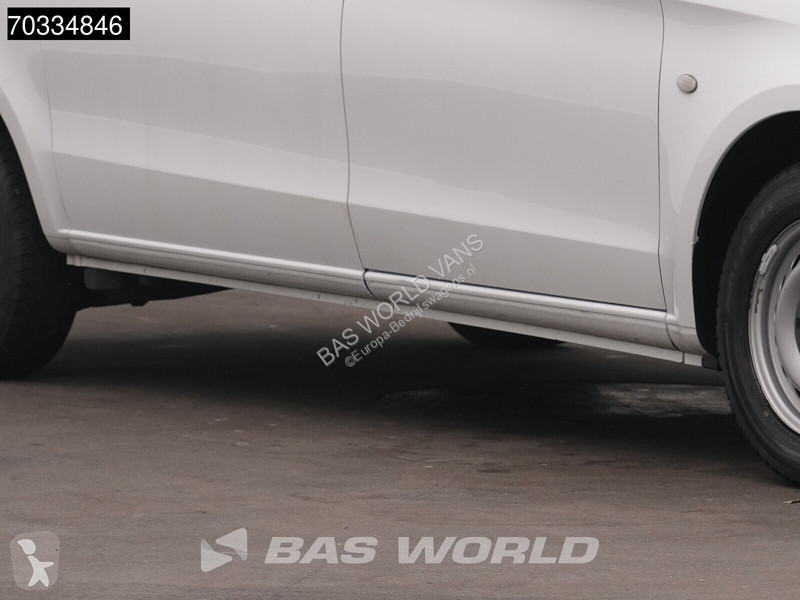 Лекотоварен автомобил Mercedes 114 Automaat...